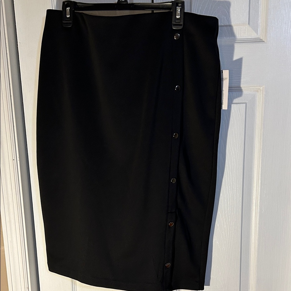 NWT black skirt size xl